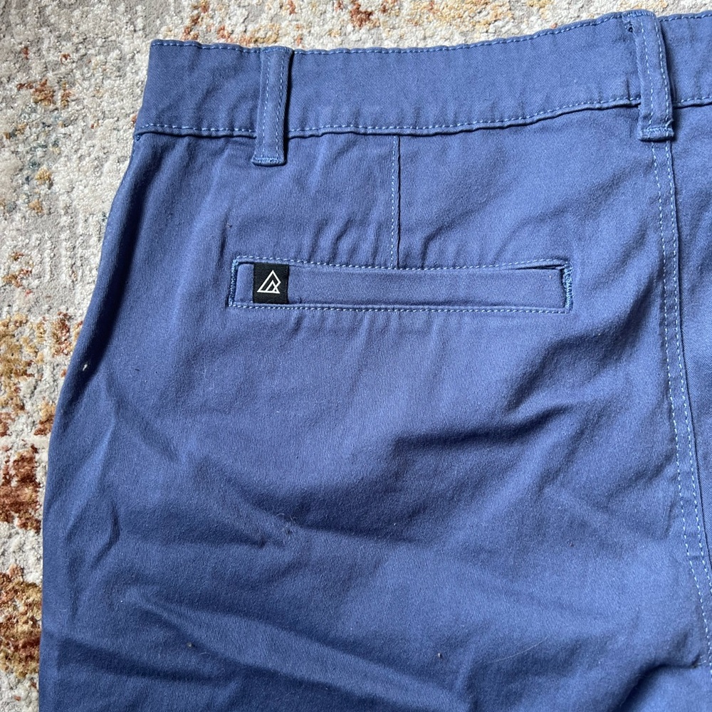 Men’s Ripzone Shorts - Picture 4 of 4